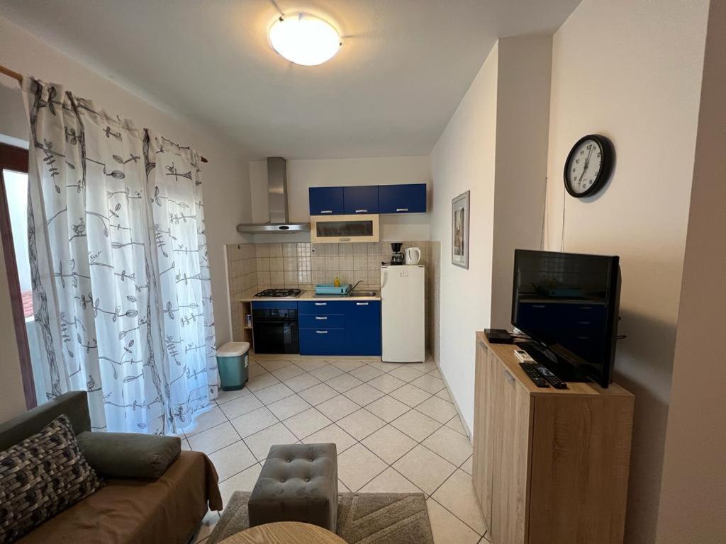 Guest House Karevic Hvar Town Exterior photo